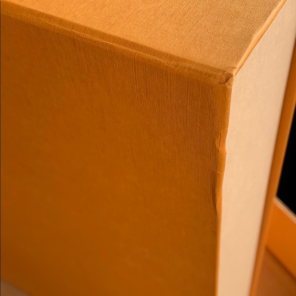 LOUIS VUITTON Box - Authentic - Picture 5 of 8